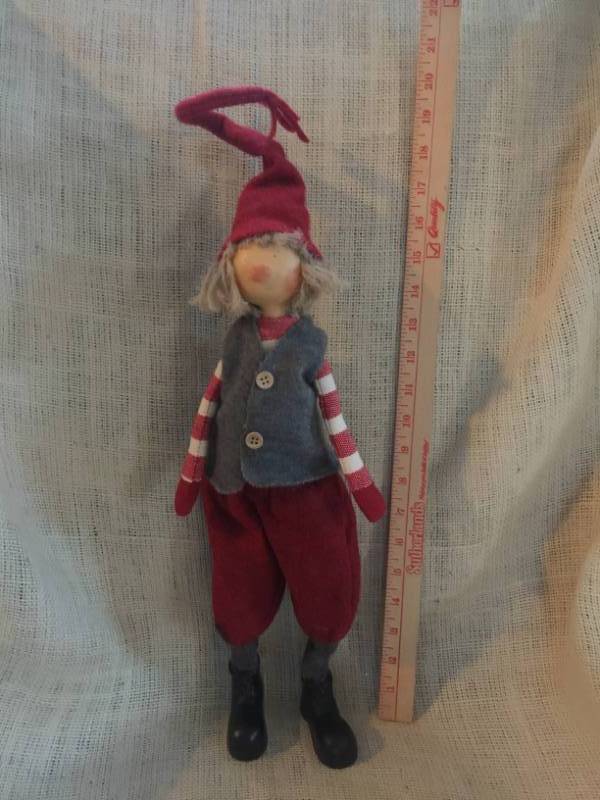 lot 1104 image: Folk-art Elf Doll (ceramic face and feet)