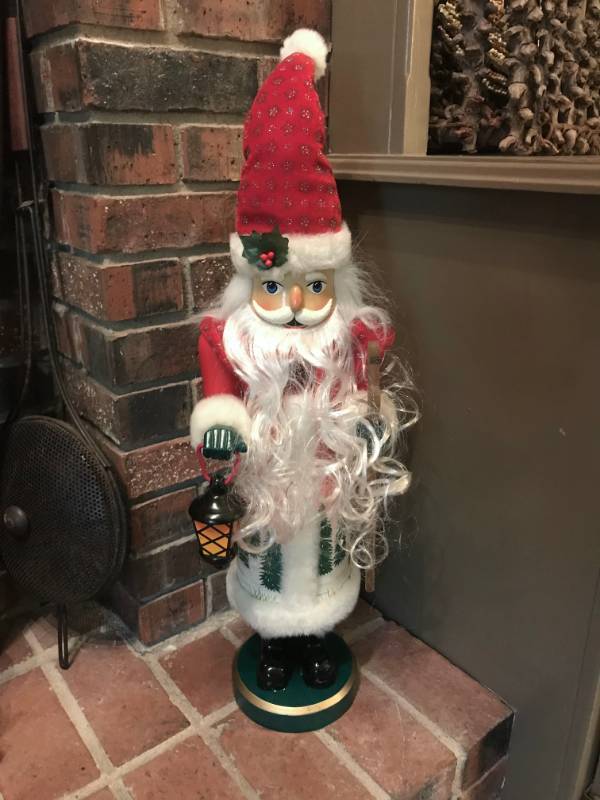 lot 1105 image: 28 Large Santa Nutcracker