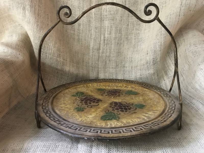 lot 1116 image: Round Tin plate standserving tray embossed with grapes--great decor or serving piece
