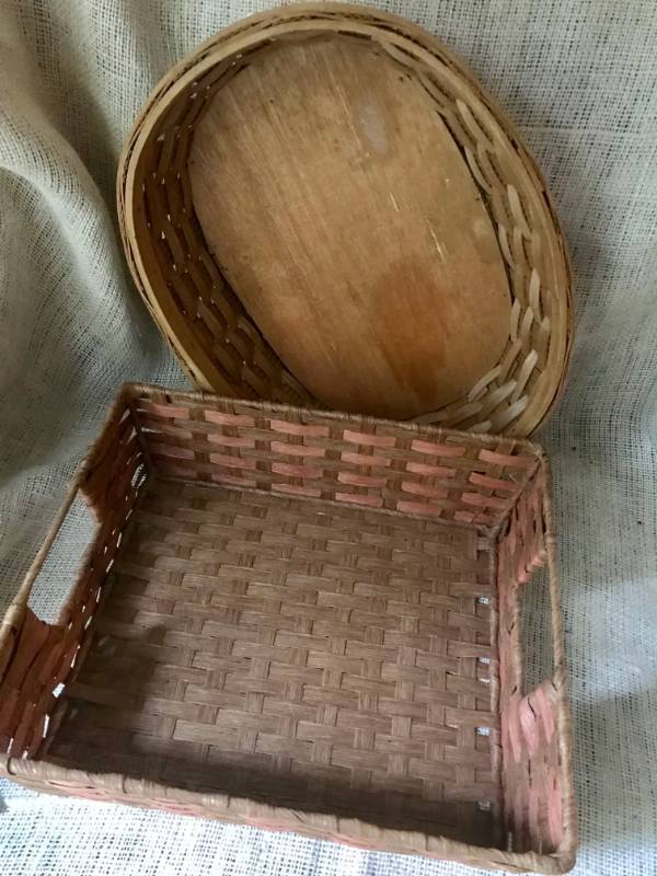 lot 1125 image: Set of two rustic farmhouse baskets