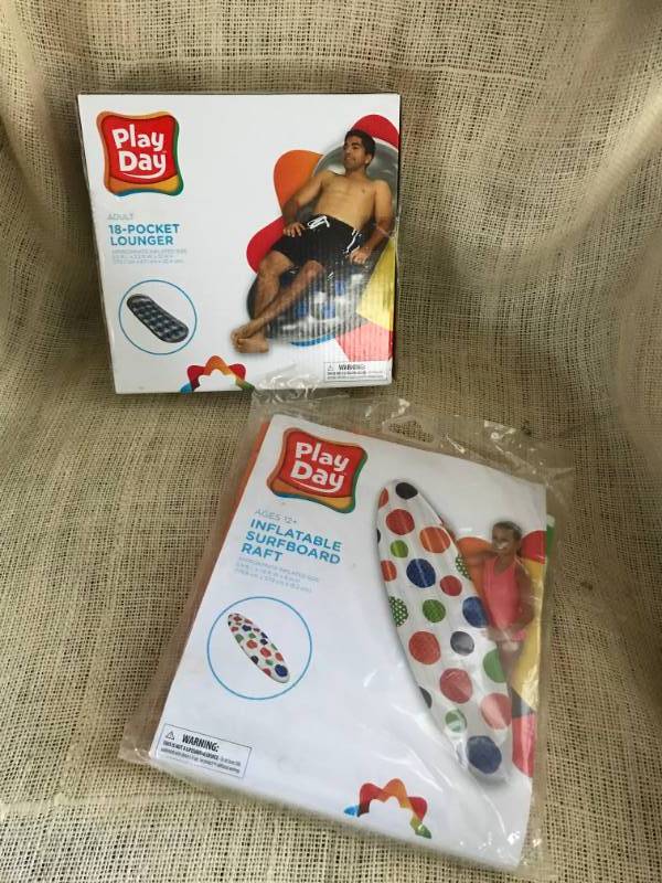 lot 1138 image: Set of 2 Play Day inflatables