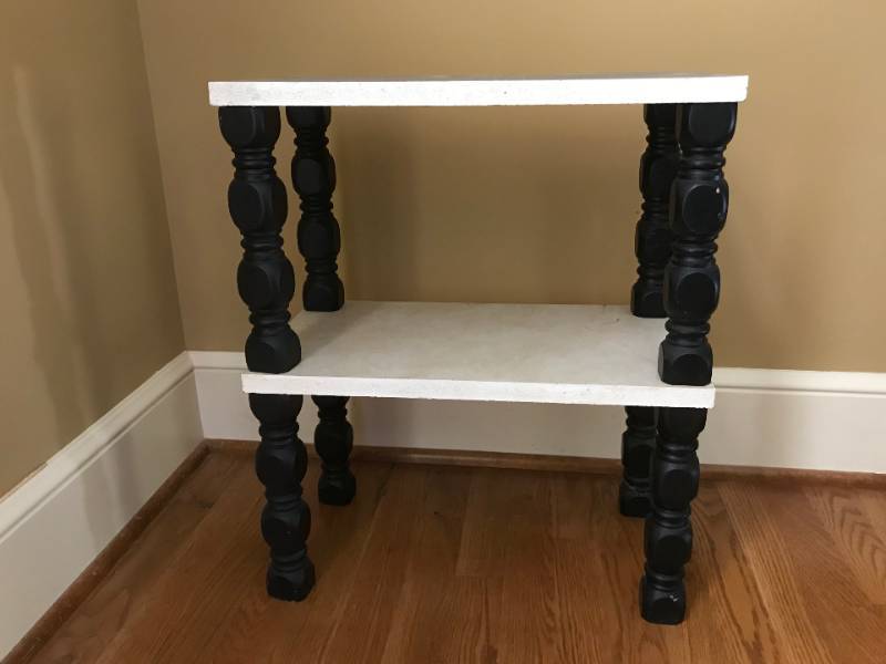 lot 1140 image: Unique two tier shelf piece