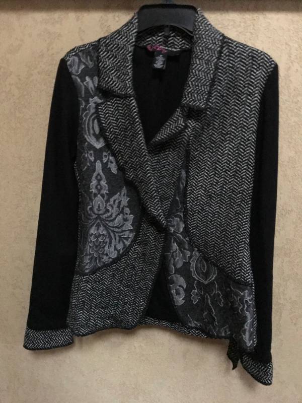 lot 1178 image: Peck & Peck Jacket (Black and White with fun detail)