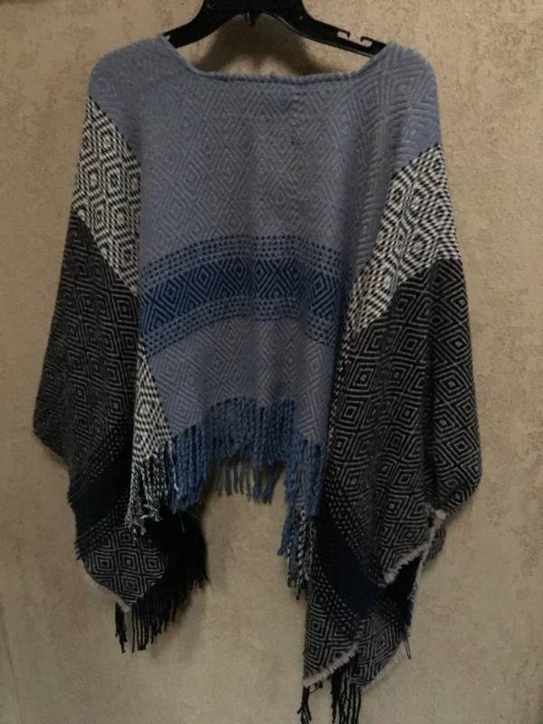 lot 1179 image: Charming Charlie Sweater Shaw (zipper in back)