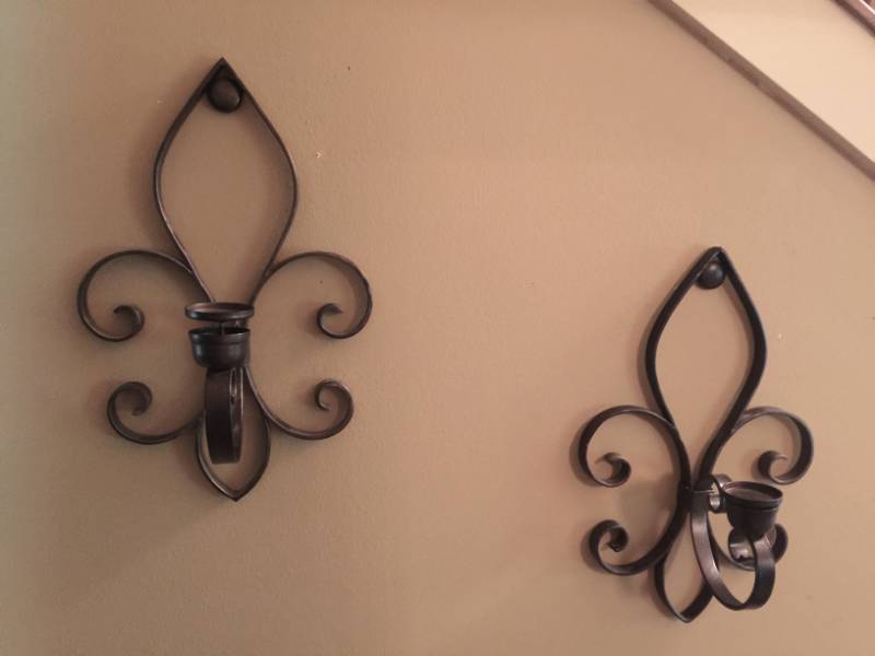 lot 1189 image: 17 Fleur de lis wall candle holders