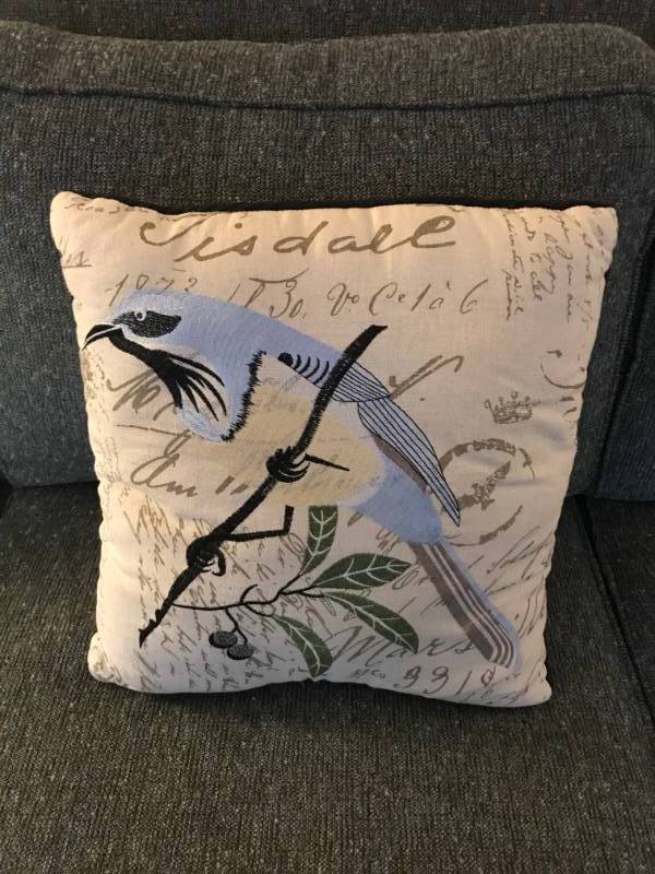 lot 1204 image: Bird Pillow