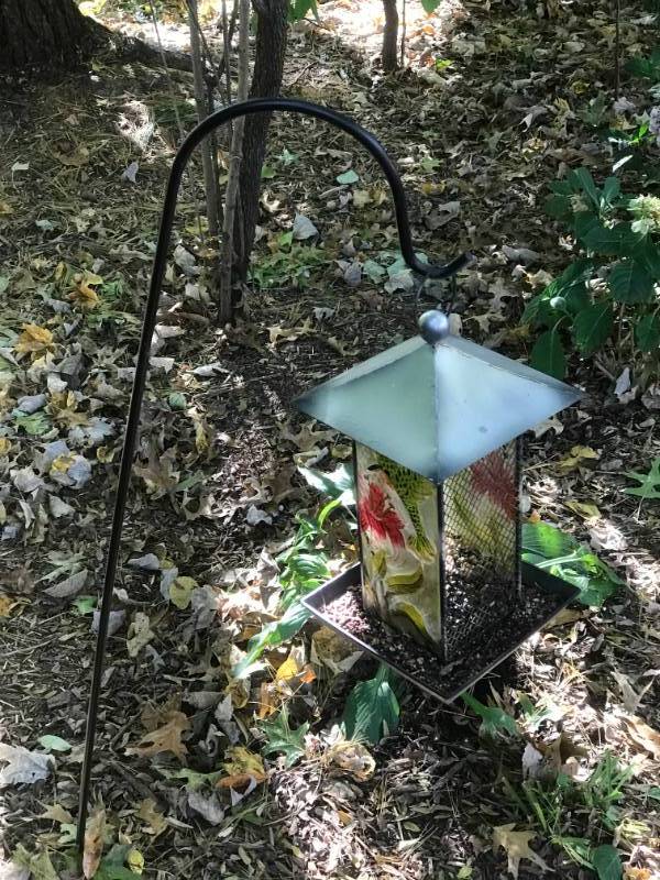 lot 1233 image: Bird Feeder and 4 ft Shepards Hook