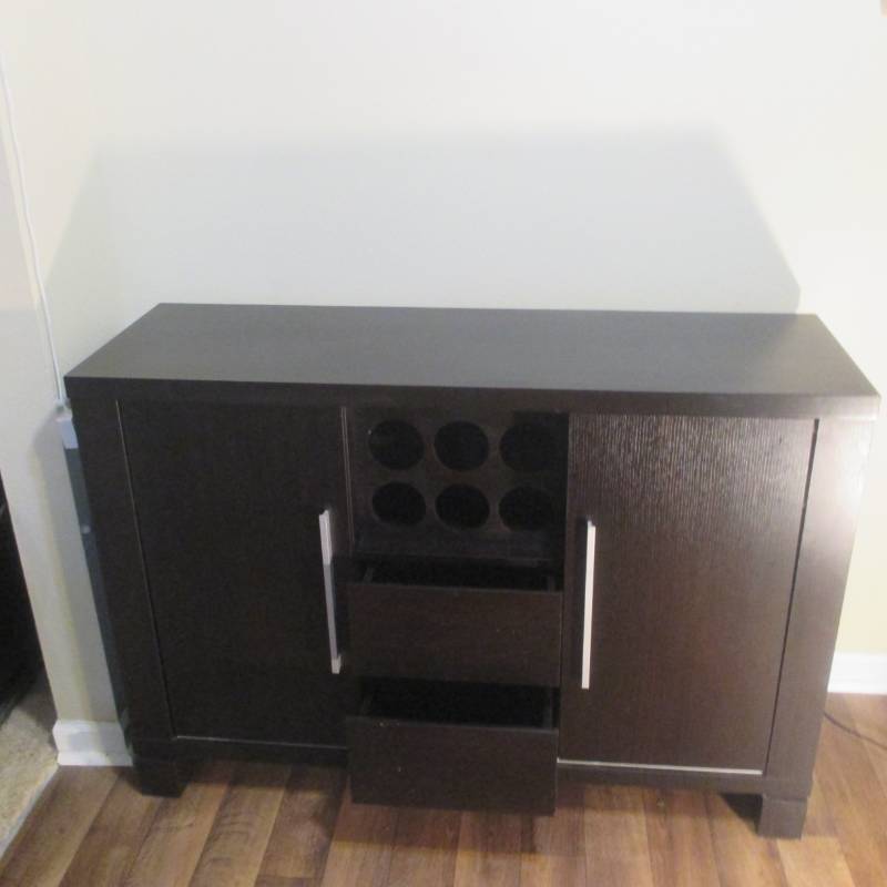 lot 19002 image: BUFFET WITH WINE RACK