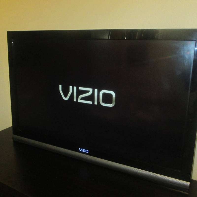 lot 19004 image: 37 VIZIO TELEVISION
