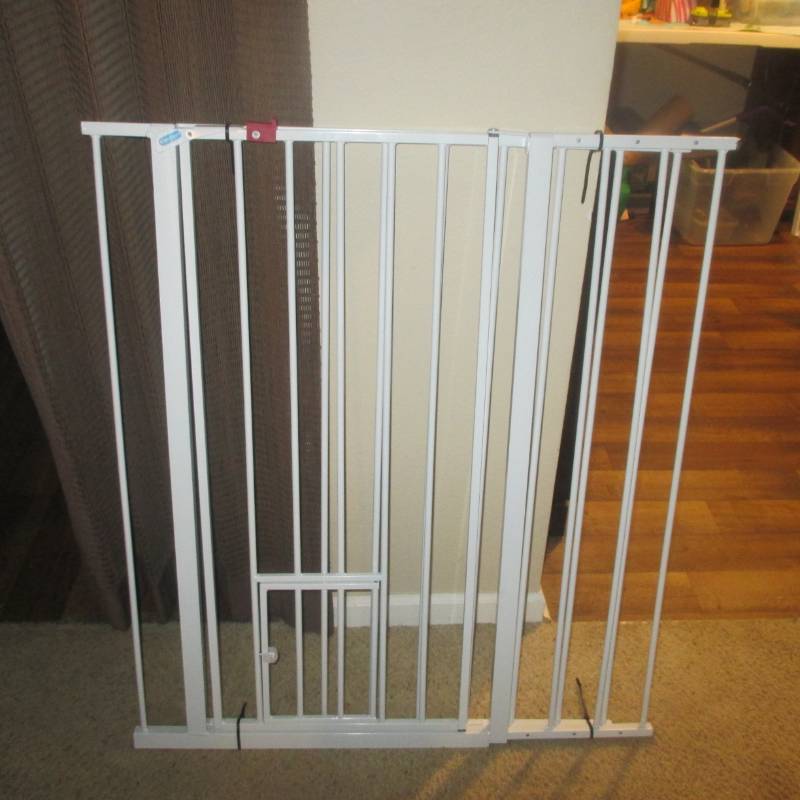 lot 19005 image: METAL PET GATE