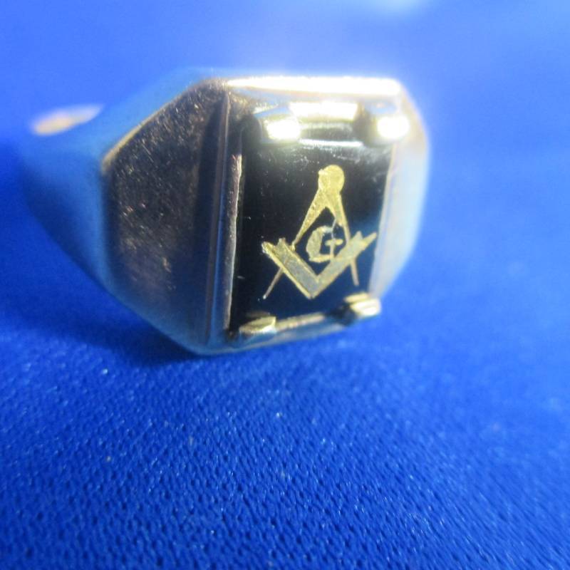 lot 19054 image: VINTAGE MASONIC LOT 1
