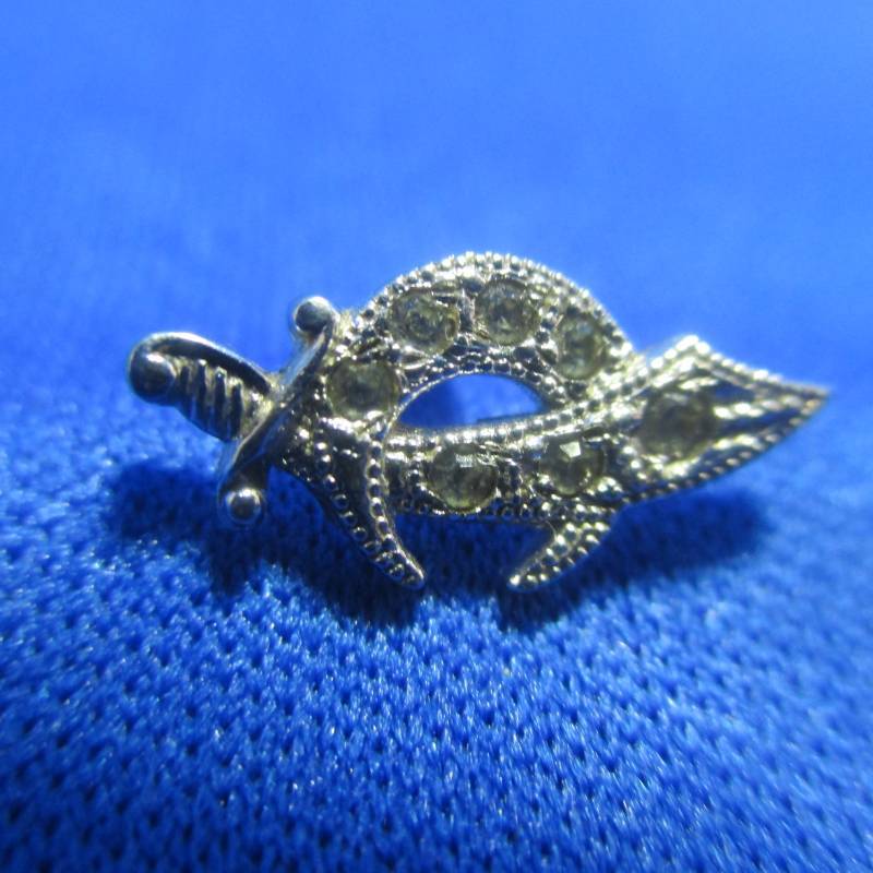 lot 19058 image: VINTAGE MASONIC LOT 5