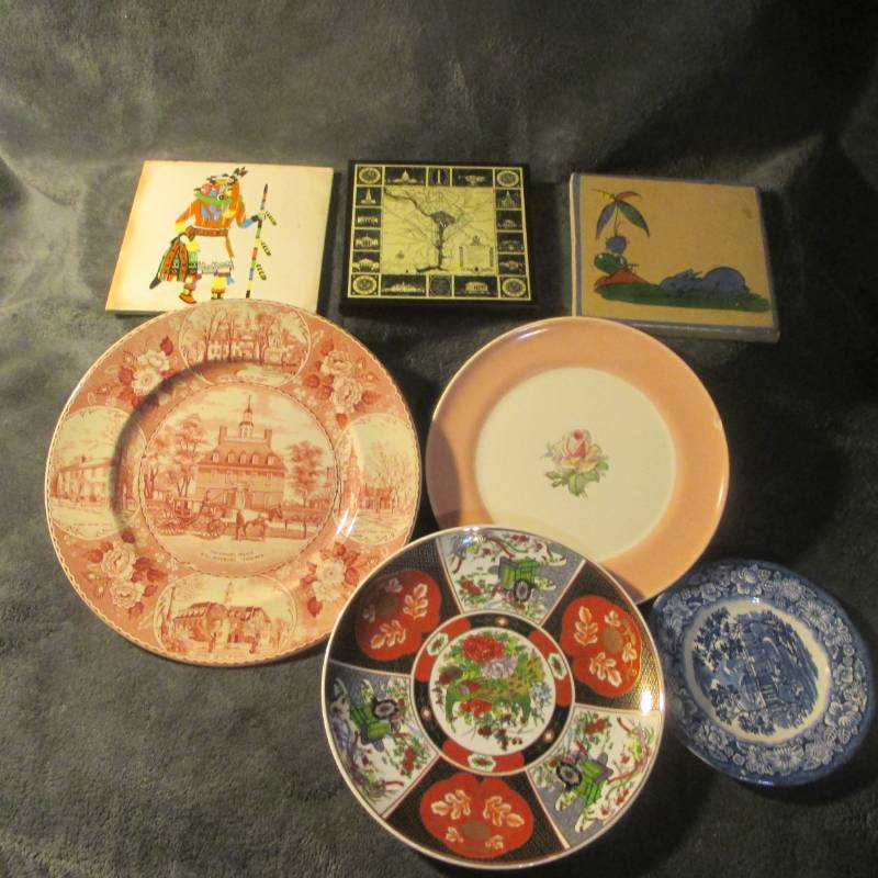 lot 19080 image: COLLECTIBLE PLATES