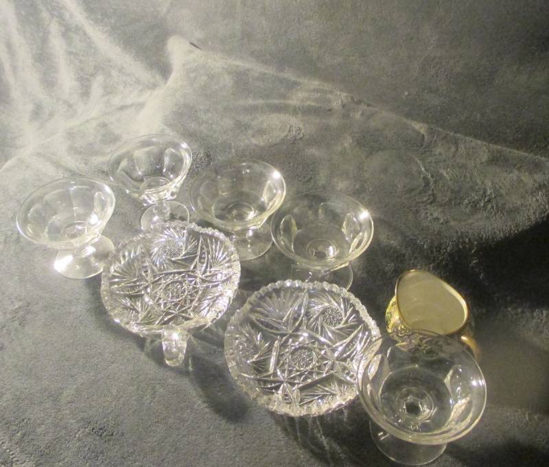 lot 19063 image: VINTAGE GLASS HEISEY