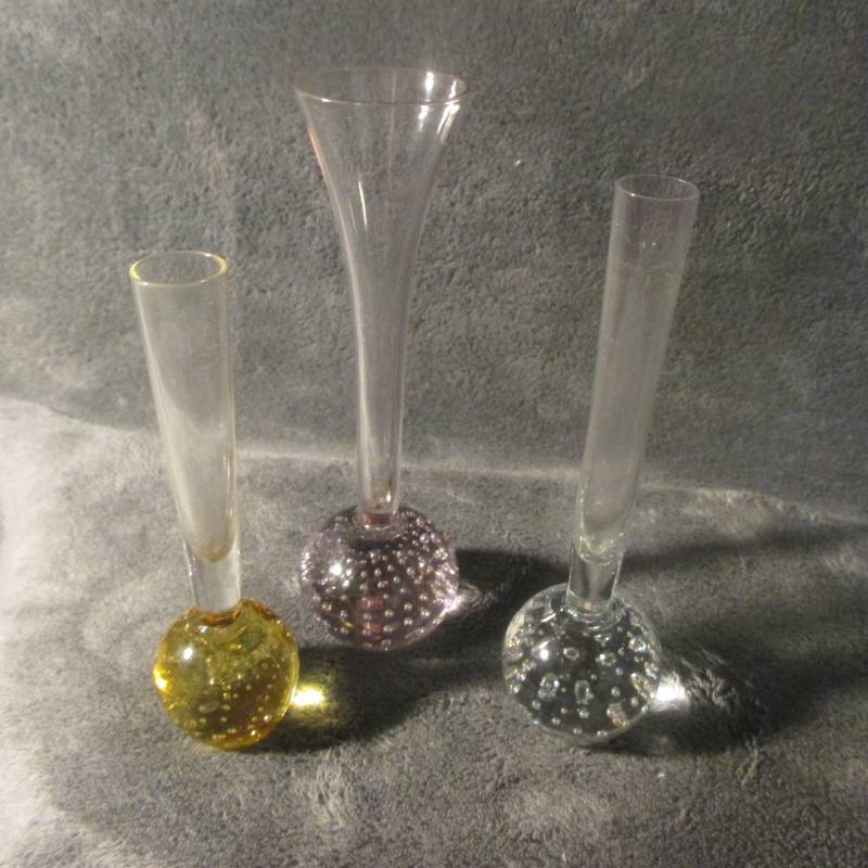 lot 19065 image: TRIO OF CONTROLLED BUBBLE VASES