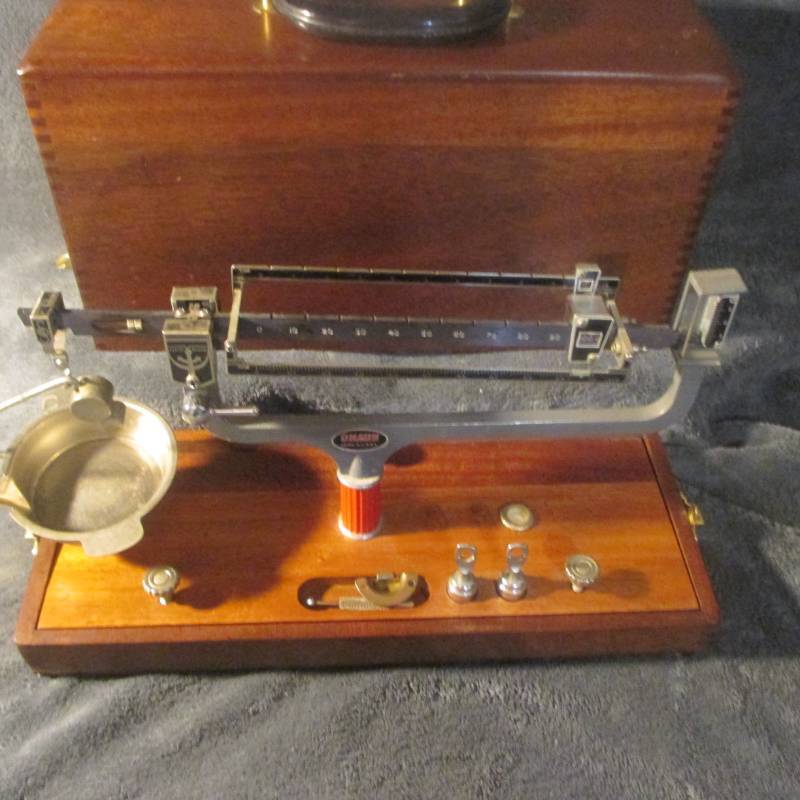 lot 19068 image: VINTAGE OHAUS GEM & APOTHECARY SCALES
