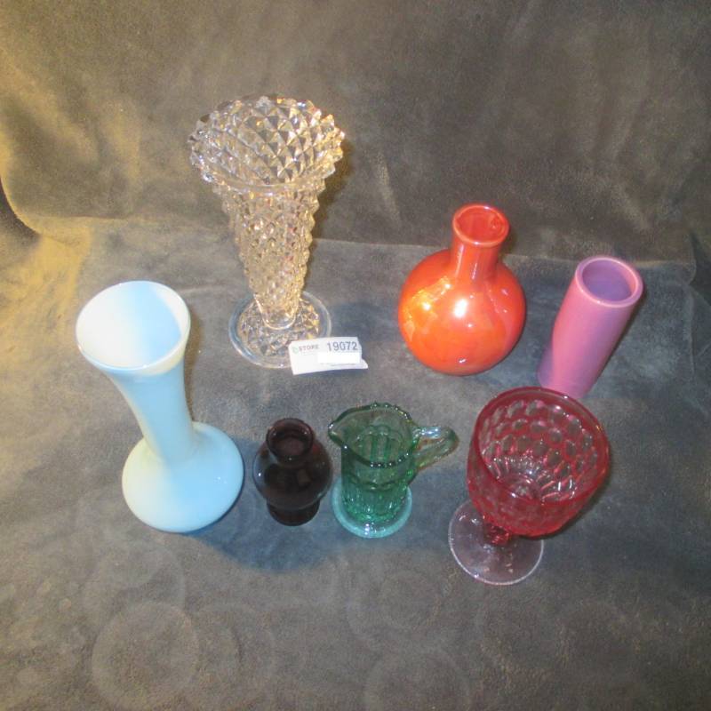 lot 19072 image: LOT OF 5 GLASS & VINTAGE POTTERY