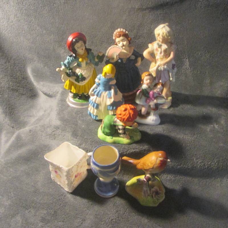 lot 19079 image: SIGNED GOEBEL AND ARNART FIGURES AWESOME COLLECTION