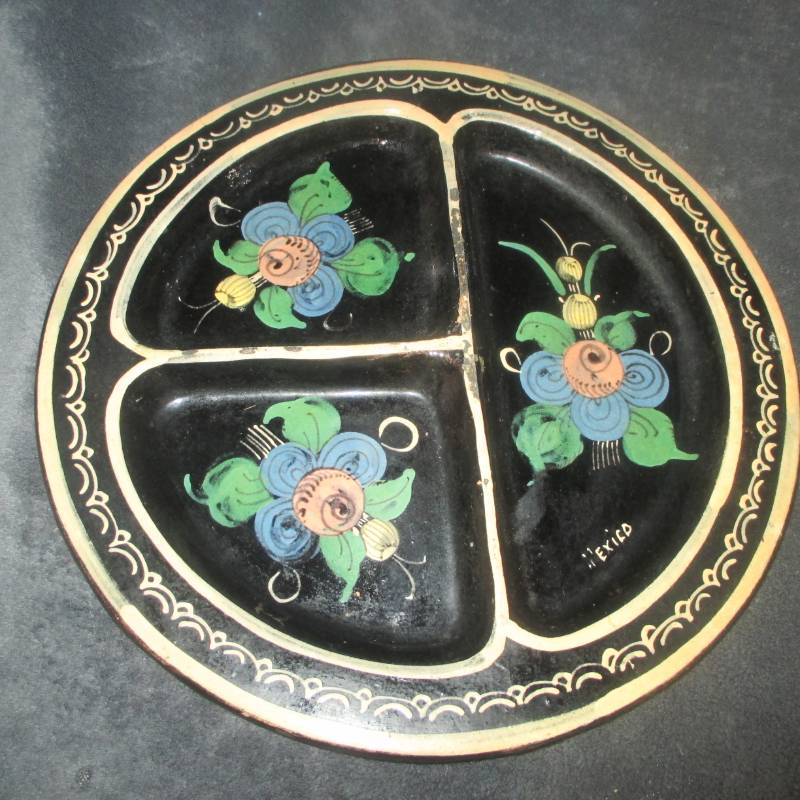 lot 19094 image: LARGE SECTIONED PLATTER  MEXICAN POTTERY - VINTAGE