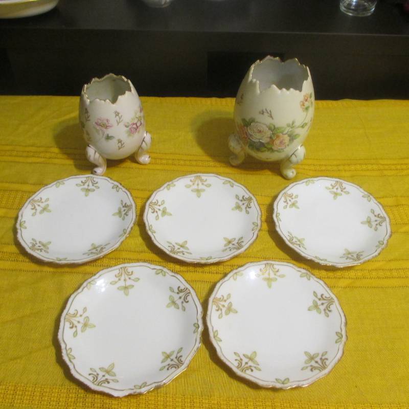 lot 19102 image: B&H LIMOGES  1960s INARCO EGG VASES