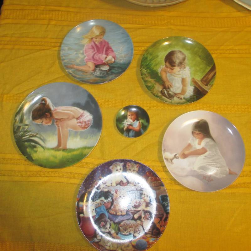 lot 19105 image: COLLECTORS PLATE LOT