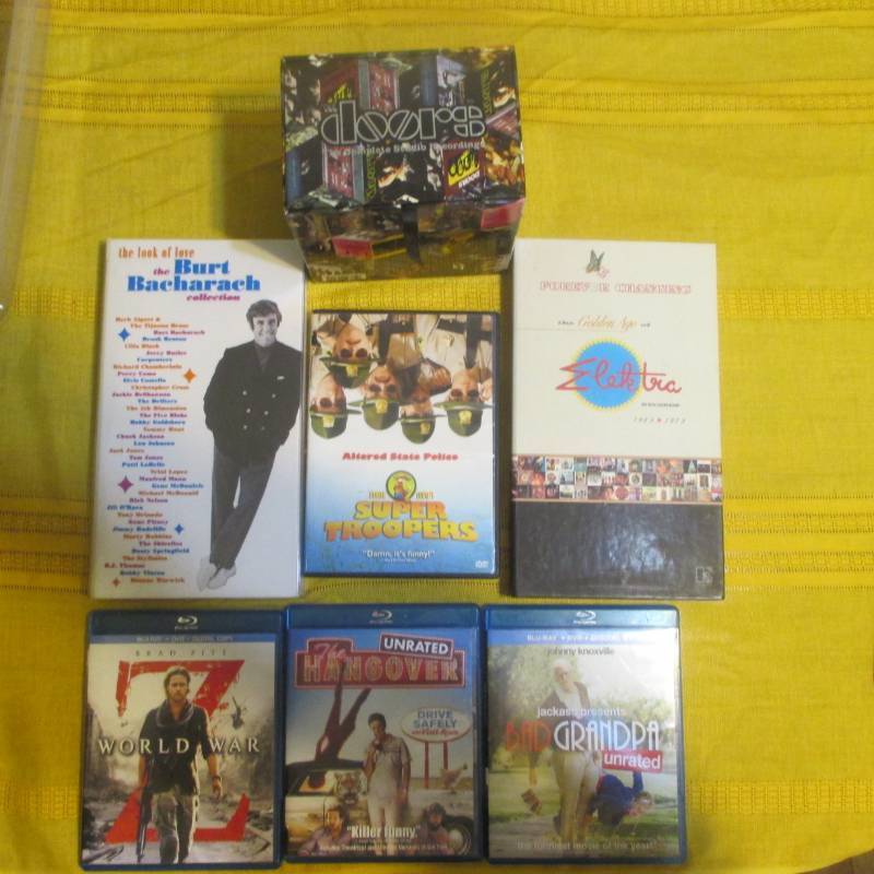 lot 19109 image: BLU-RAY AND DVD MOVIE LOT