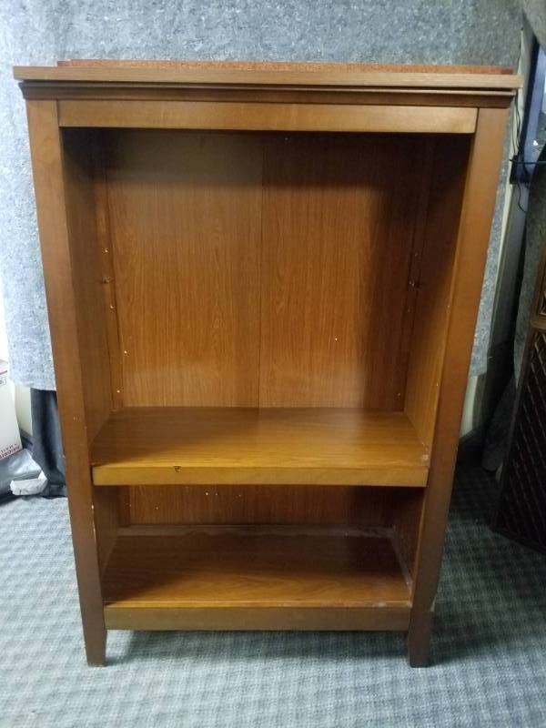 lot 19015 image: MODERN BOOKSHELF 2