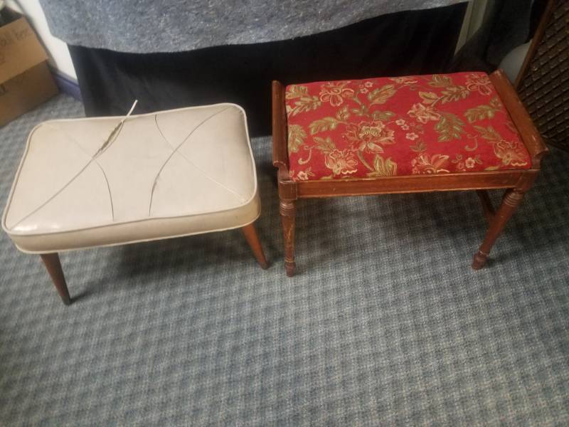 lot 19019 image: LOT OF 2 VINTAGE FOOT STOOLS