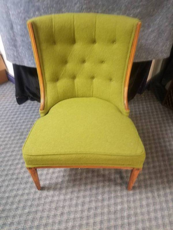 lot 19007 image: VERY NICE VINTAGE SITTING CHAIR - COMFY