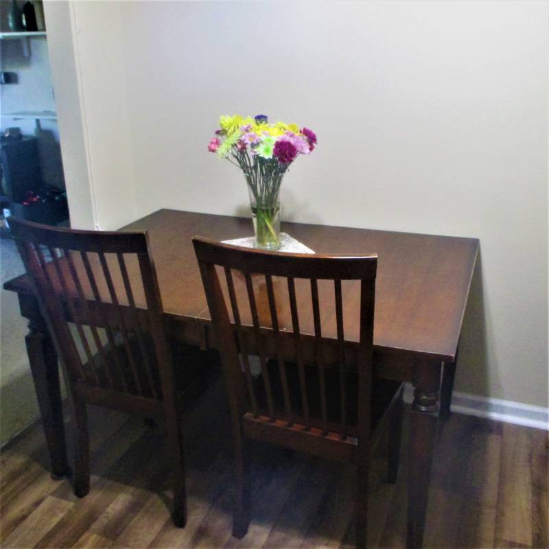 lot 19006 image: LARGE DINING ROOM TABLE WITH 6 CHAIRS