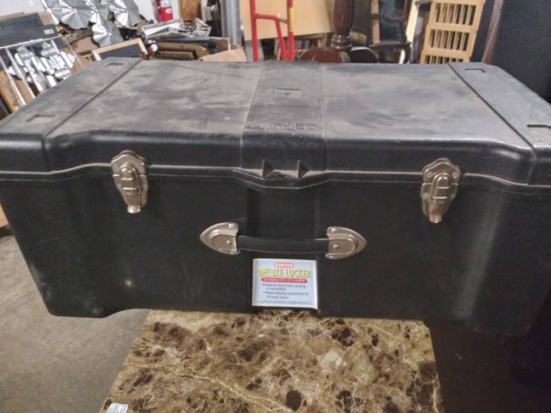 lot 5054 image: Contico Deluxe Storage Trunk