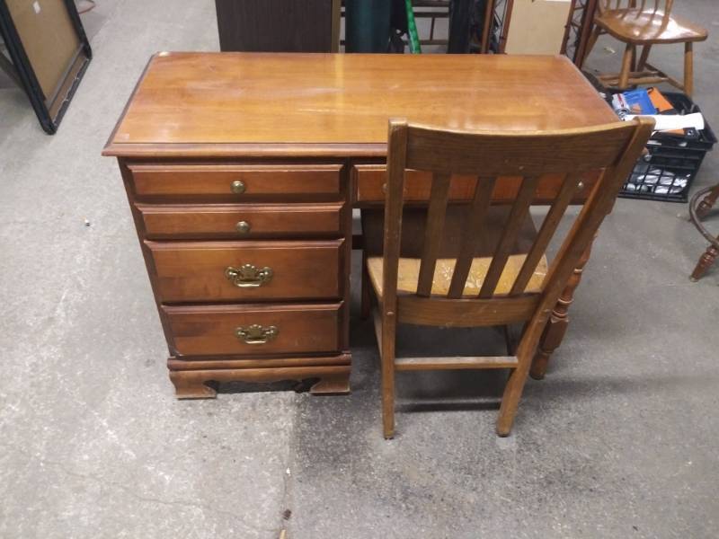 Nice Wood Desk With Chair Awesome King Size Bed 2 Piece