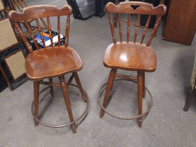lot 5077 image: Pair of Wood Swivel Bar Stools