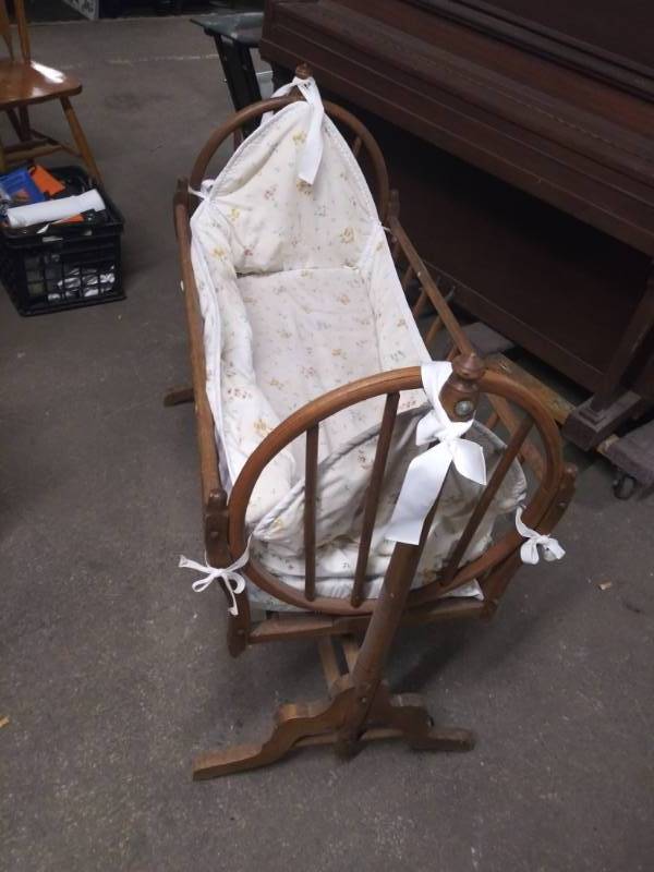 lot 5081 image: Vintage Wood Baby Cradle