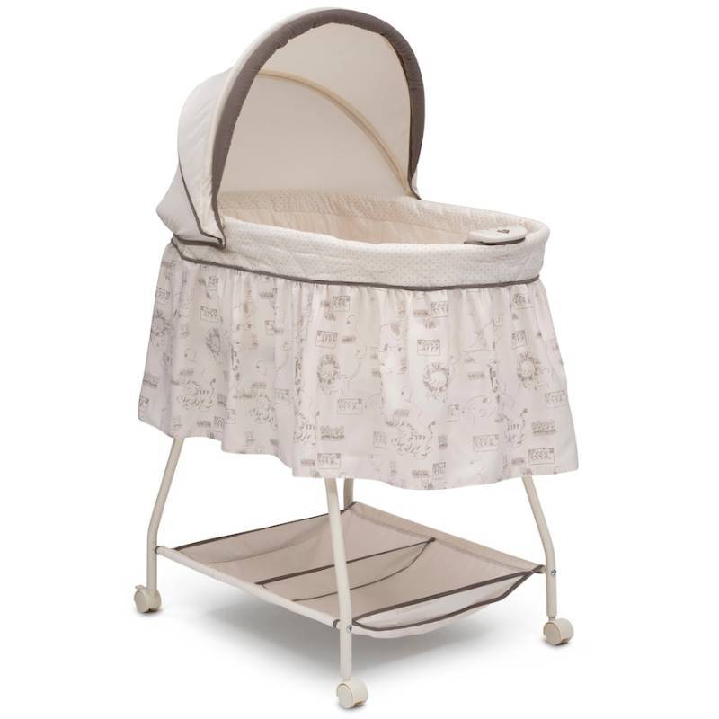 lot 16774 image: Delta Children Deluxe Sweet Beginnings Bassinet, Blue