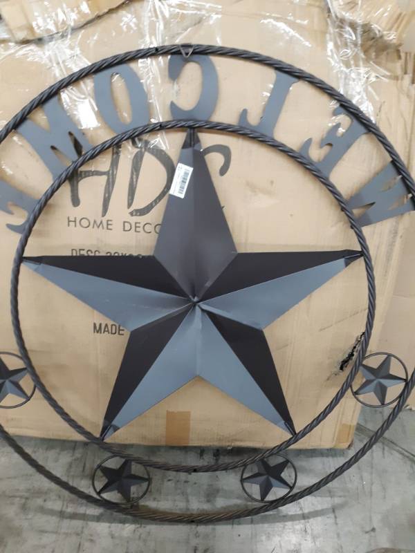 lot 16843 image: Large Metal Star with letters WELCOME