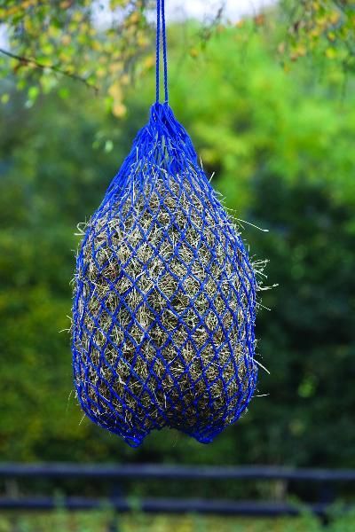 lot 18141 image: SE Small Hole Hay Net - SizeHorse (40 ) ColorPurple