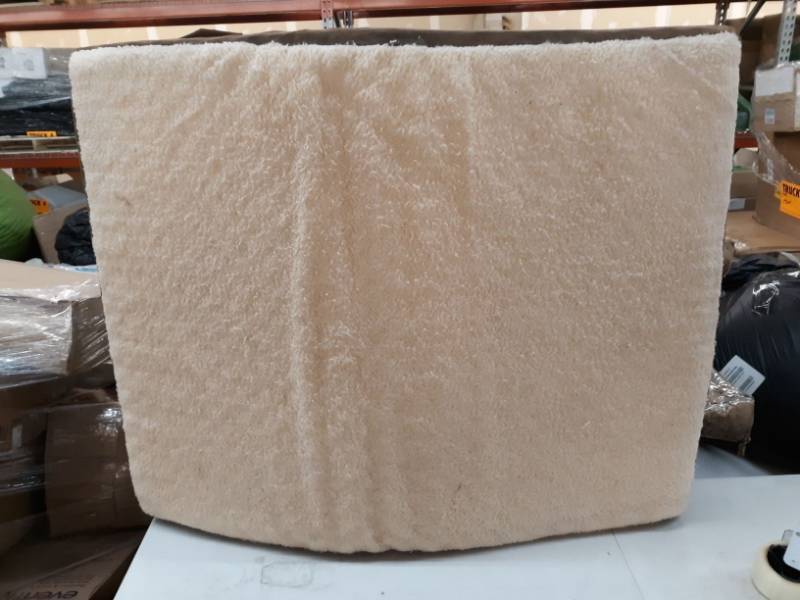 lot 18148 image: Large Dog Bed
