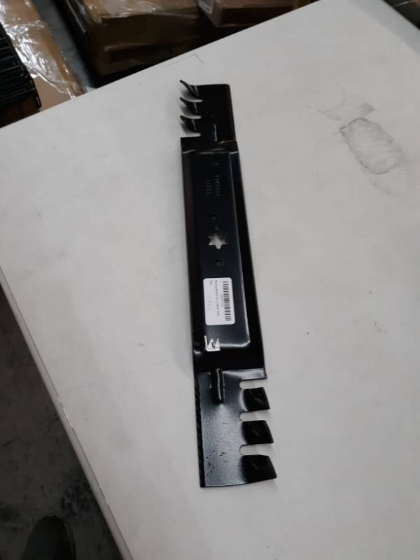 lot 18153 image: Mulching Blade Replacement