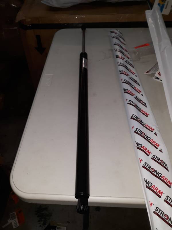 lot 18175 image: StrongArm Lift Supports Set of 2