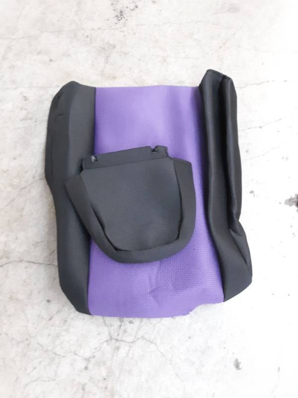 lot 18209 image: Front Seat Covers Set of 2
