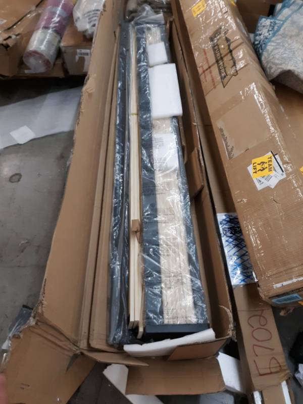 lot 18251 image: Zinus 7 Inch Heavy Duty Low Profile Platforma Bed Frame  Mattress Foundation 