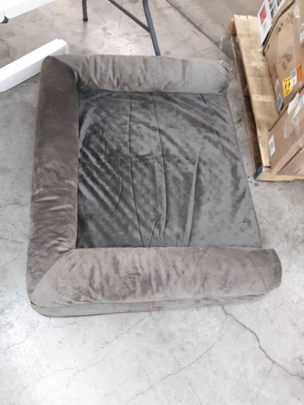 lot 16866 image: Large Dog Bed