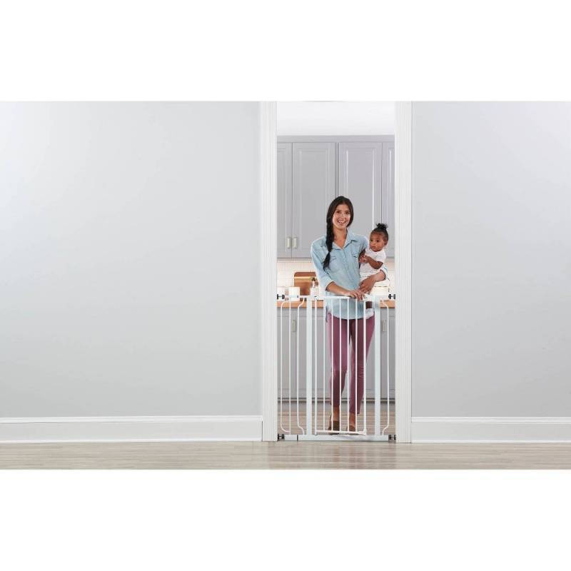 lot 16893 image: Regalo Easy Step Extra Tall Walk Thru Gate - White