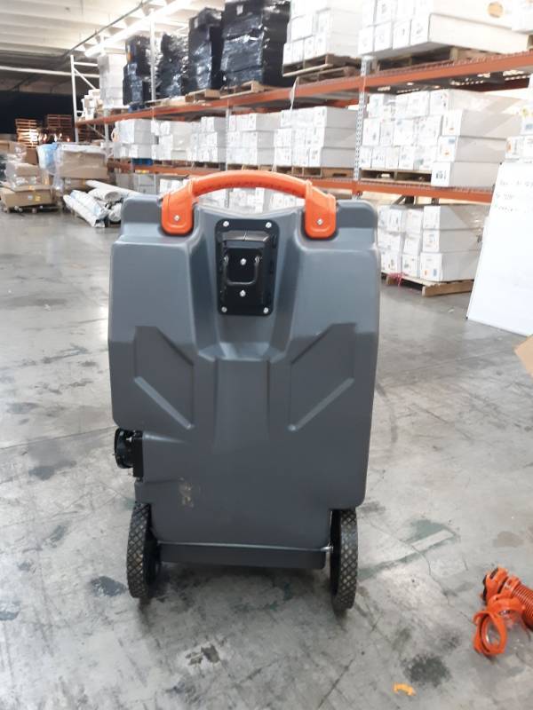 lot 16901 image: Rhino Tote Tank
