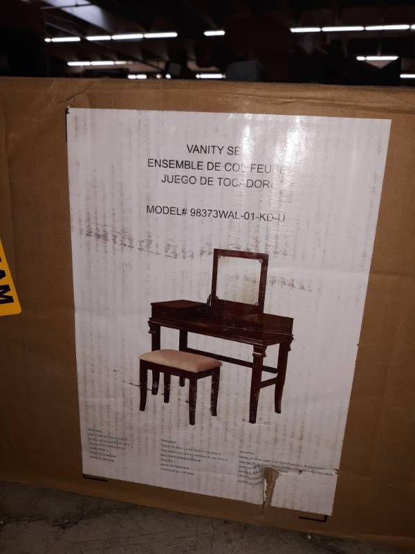lot 16935 image: Linon Home Decor