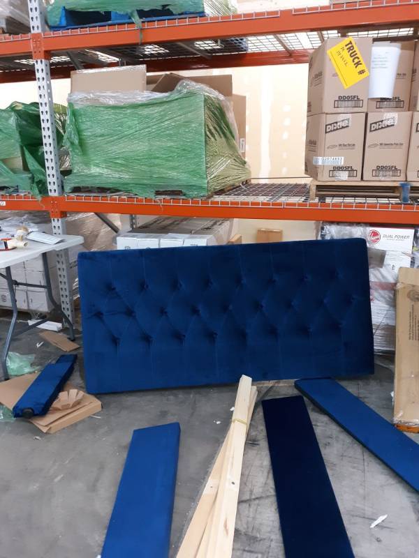 lot 16937 image: Queen Headboard-footboard and rails