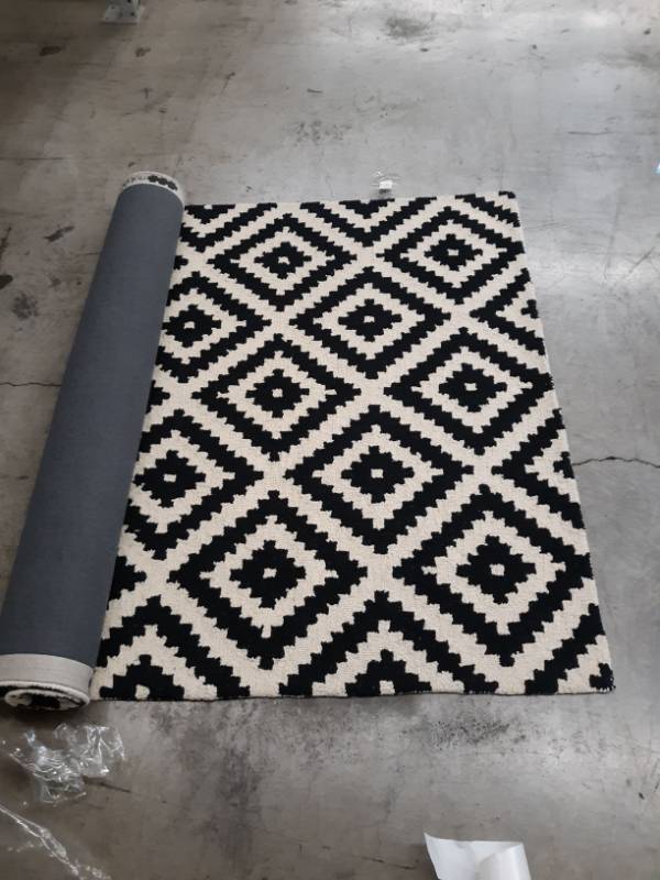 lot 18287 image: 5x8 Harmony Rug BlackWhite