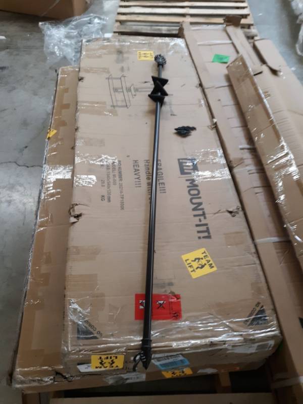 lot 18316 image: Leaf Curtain Rod 34in