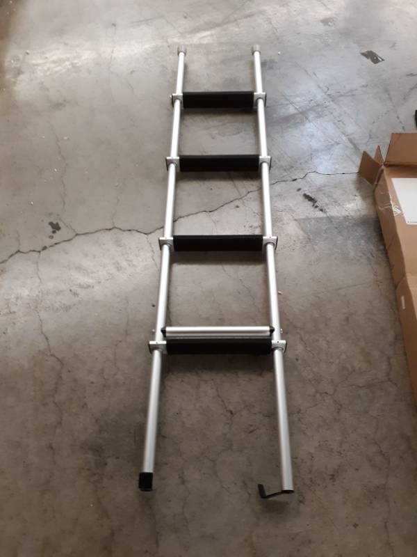 lot 18317 image: Bunk Ladder